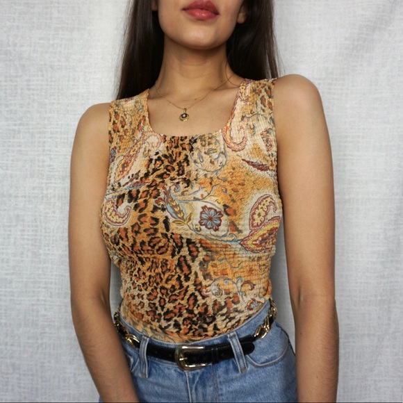 Stretchy Cheetah Floral Patterned Textured Top - Picture 2 of 4